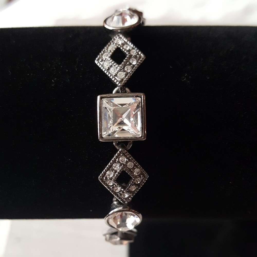 Rhinestone Metal Clasp Bracelet - Picture 3 of 4